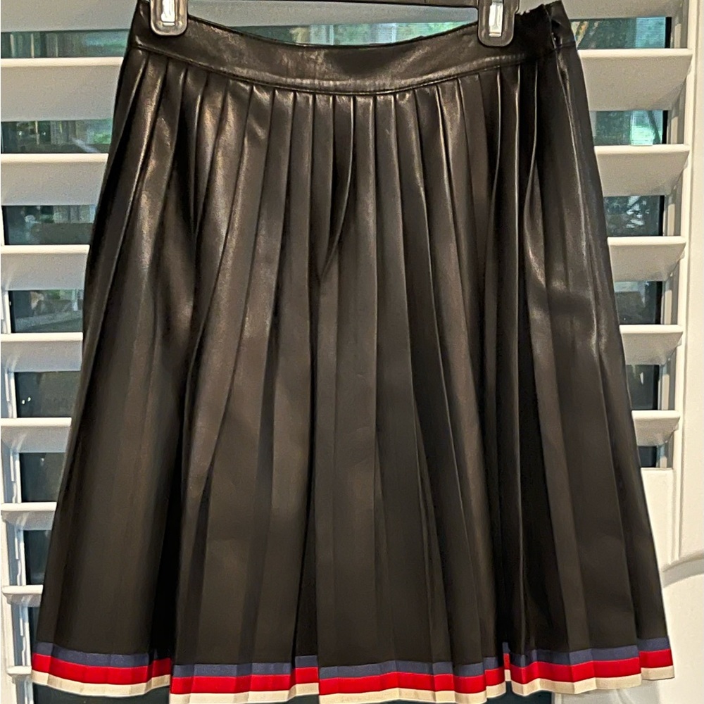 Authentic Gucci Black Leather Pleated Skirt with Grossgrain Ribbon Detail